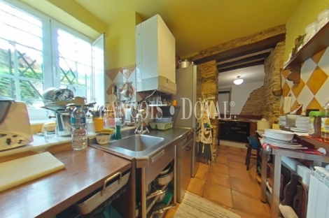 Barreiros. Lugo. Antigua casona en Venta con vistas al mar