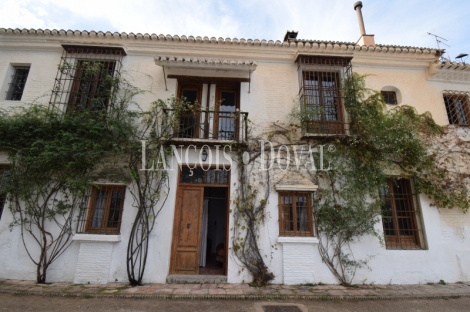 Granada. Caserío en venta ideal para convertir en hotel boutique y centro ecuestre