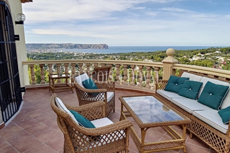 Villa rústica en venta con impresionantes vistas al mar en Javea. Alicante
