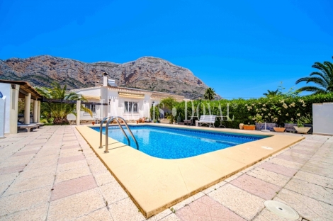 Finca en venta Jávea Montgo Valls.