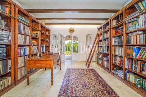Finca en venta Jávea Montgo Valls.