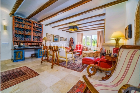 Finca en venta Jávea Montgo Valls.
