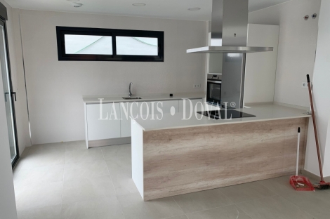 Manilva. La Duquesa. Promoción villas en venta de diseño moderno.