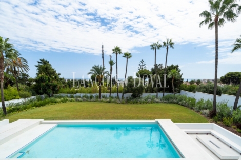 Estepona. Villa de lujo a estrenar. Junto Club de Golf El Paraíso.