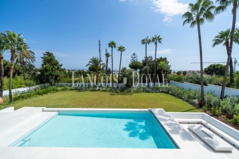 Estepona. Villa de lujo a estrenar. Junto Club de Golf El Paraíso.