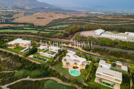 Singular villa de diseño en venta. Casares. Finca Cortesín. 