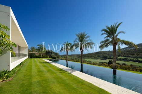 Exclusiva villa de diseño vanguardista en venta. Resort Finca Cortesín.