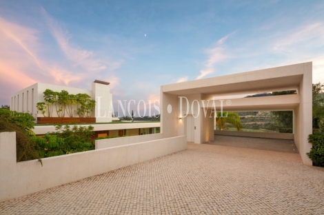 Exclusiva villa de diseño vanguardista en venta. Resort Finca Cortesín.