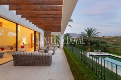 Exclusiva villa en venta a pie de Golf. Resort Finca Cortesín. Costa Del Sol.