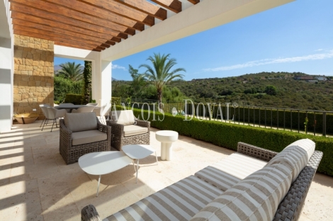 Exclusiva villa en venta a pie de Golf. Resort Finca Cortesín. Costa Del Sol.