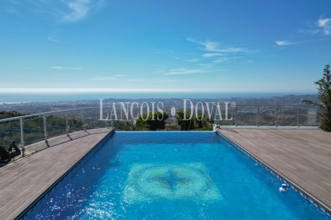 Mijas. Exclusiva villa en venta con vistas panorámicas al mar.