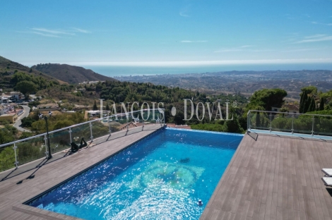 Mijas. Exclusiva villa en venta con vistas panorámicas al mar.