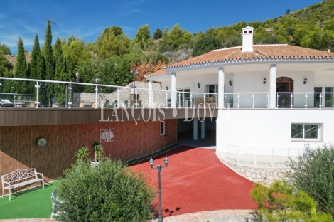 Mijas. Exclusiva villa en venta con vistas panorámicas al mar.