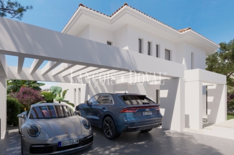 Mijas. Calahonda. Villas de  lujo en venta  con jardín y  piscina.