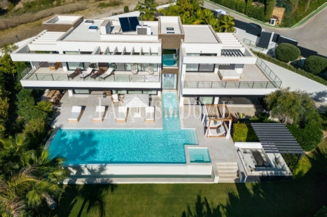 Villas exclusivas en venta en Nueva Andalucía. Marbella. Costa del Sol.