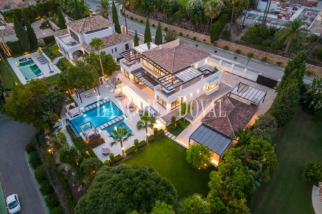 Marbella. Nueva Andalucía . La Cerquilla. Exclusiva villa en venta estilo andaluz