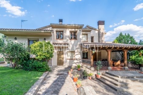 Ávila. Casa  señorial en  venta.  Piedralaves. Comarca del Valle del Tiétar.