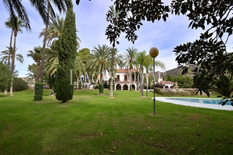 Alicante. Novelda. Venta finca ecuestre y eventos.