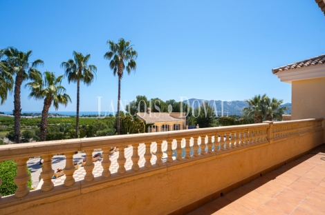 Alicante. Exclusiva finca en venta con vistas al mar. Alfàz Del Pi