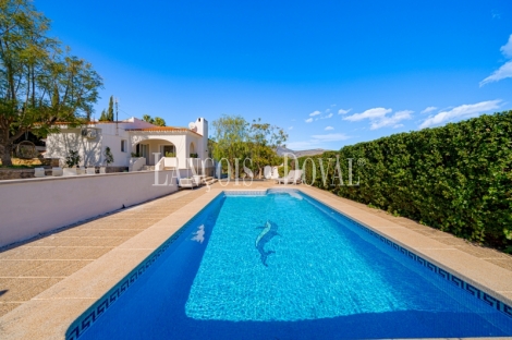 Alicante. Exclusiva finca ecuestre en venta. Polop