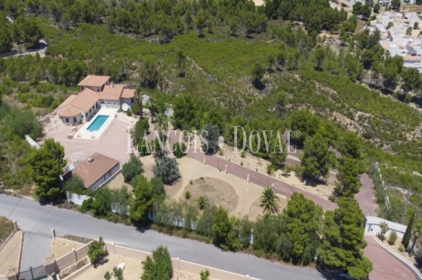 Alicante. La Nucia. Finca única y exclusiva en venta en entorno privilegiado