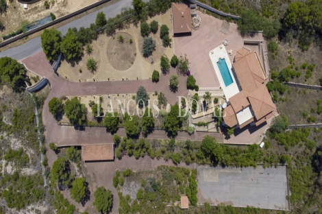 Alicante. La Nucia. Finca única y exclusiva en venta en entorno privilegiado