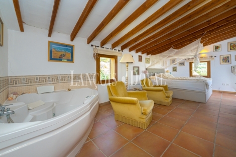 Relleu. Alicante. Finca en venta ideal hotel boutique.