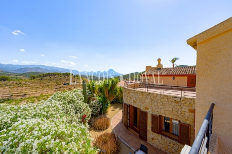 Relleu. Alicante. Finca en venta ideal hotel boutique.