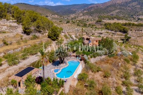 Relleu. Alicante. Finca en venta ideal hotel boutique.