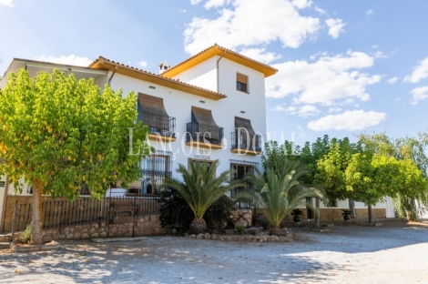 Jaén. Hacienda en venta con complejo turístico y eventos. Sierra de Cazorla.