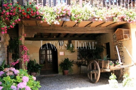 Cantabria. Casona de piedra en venta reconvertida en Posada Rural.