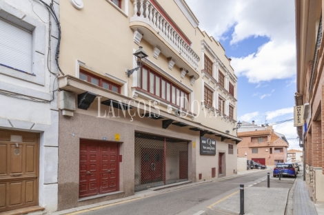 Yunquera de Henares. Guadalajara. Edificio singular en venta. Dotacional, comercial y residencial.