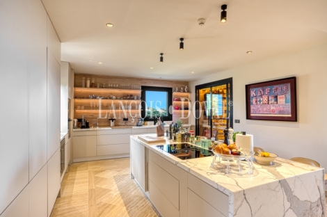 Marbella. Exclusivo Ático Duplex en venta. Monte Paraíso Country Club