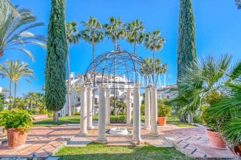 Marbella. Exclusivo Ático Duplex en venta. Monte Paraíso Country Club