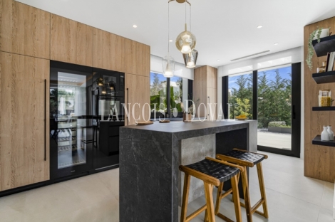 Marbella. Lomas del Marqués. Venta Villa de Obra Nueva cerca del Centro