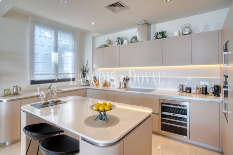 Marbella. Reserva Sierra Blanca. Venta Exclusivo Dúplex con vistas al mar