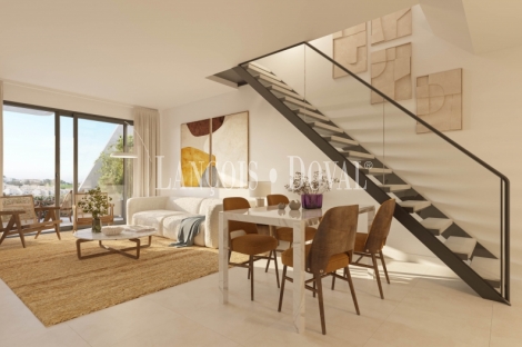 Cala de Mijas. Apartamentos en venta de obra nueva. Cerca del Campo de Golf y con Vistas al Mar