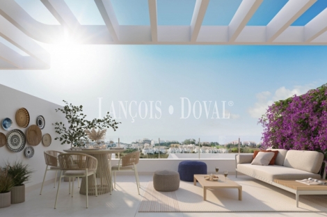 Cala de Mijas. Apartamentos en venta de obra nueva. Cerca del Campo de Golf y con Vistas al Mar