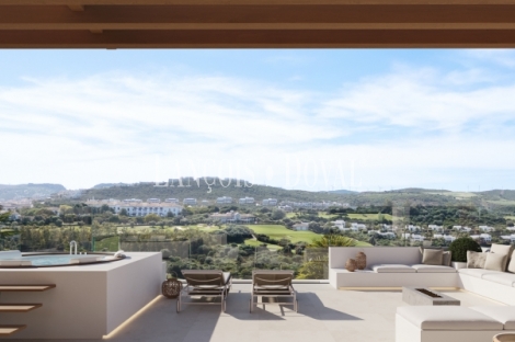 Estepona. Promoción de Villas en venta con vistas al mar cerca de Campo de Golf