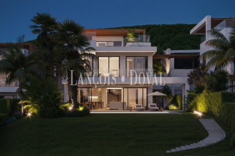 Estepona. Promoción de Villas en venta con vistas al mar cerca de Campo de Golf