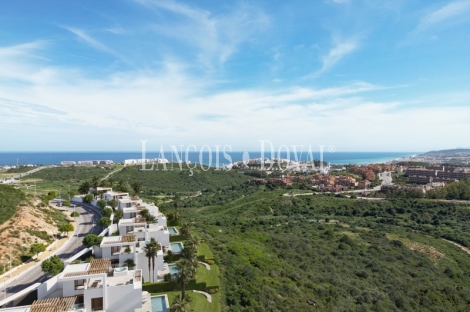 Estepona. Promoción de Villas en venta con vistas al mar cerca de Campo de Golf