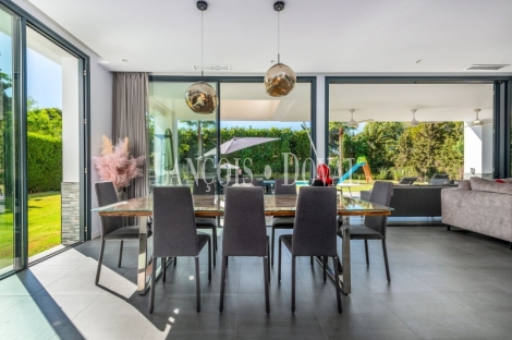 Benahavís. Atalaya. Villa moderna en venta entre Marbella y Estepona.