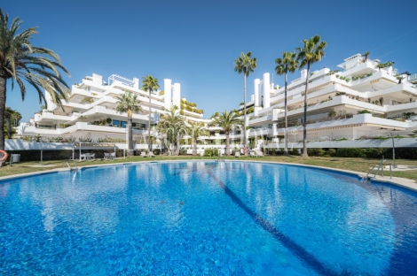 Marbella. Terrazas Las Lomas. Exclusivo Piso en venta. Vistas al mar