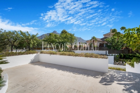 Marbella. Las Lomas. Magnífica Villa en venta cerca de Centro y de la Playa Marbella. Las Lomas. Magnífica Villa en venta cerca de Centro y de la Playa