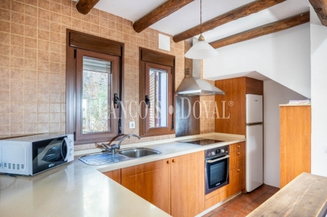 Sierra de Aracena. Huelva. Casas rurales y finca  en venta. Valdelarco.