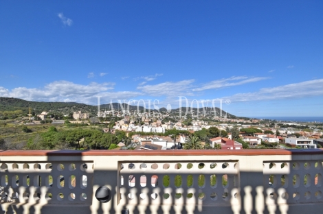 Vilassar de Dalt. Exclusivo ático en venta con vistas a mar. Maresme