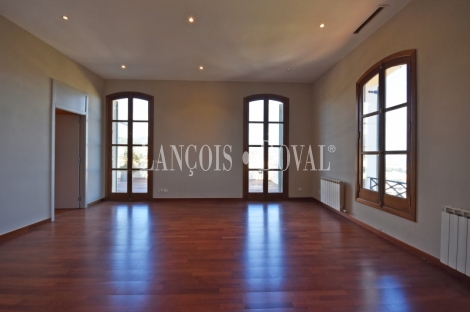 Vilassar de Dalt. Exclusivo ático en venta con vistas a mar. Maresme