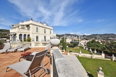 Vilassar de Dalt. Exclusivo ático en venta con vistas a mar. Maresme