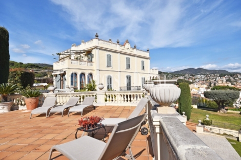 Vilassar de Dalt. Exclusivo ático en venta con vistas a mar. Maresme