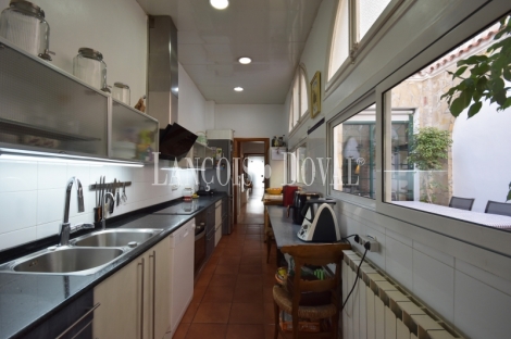 El Masnou. Maresme. Casa señorial en venta frente al mar. Costa de Barcelona